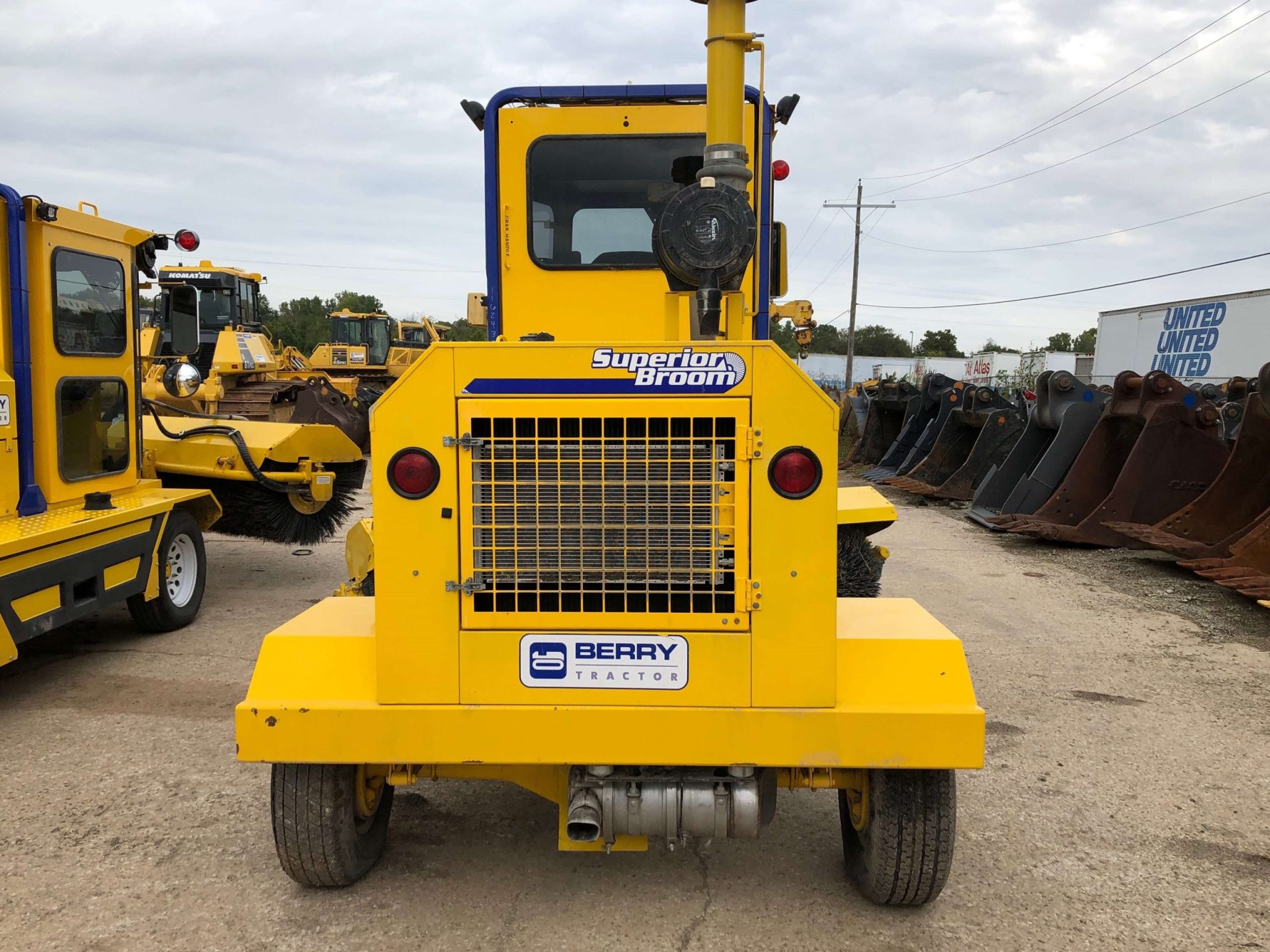 2018 SUPERIOR BROOM DT74J Berry Tractor